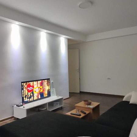 In Apartman U Samom Centru Obrenovca Διαμέρισμα Ομπρένοβατς Εξωτερικό φωτογραφία