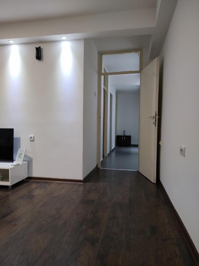 In Apartman U Samom Centru Obrenovca Διαμέρισμα Ομπρένοβατς Εξωτερικό φωτογραφία